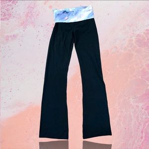 Victoria’s Secret boot cut flare yoga pants Sz. XS  NWOT